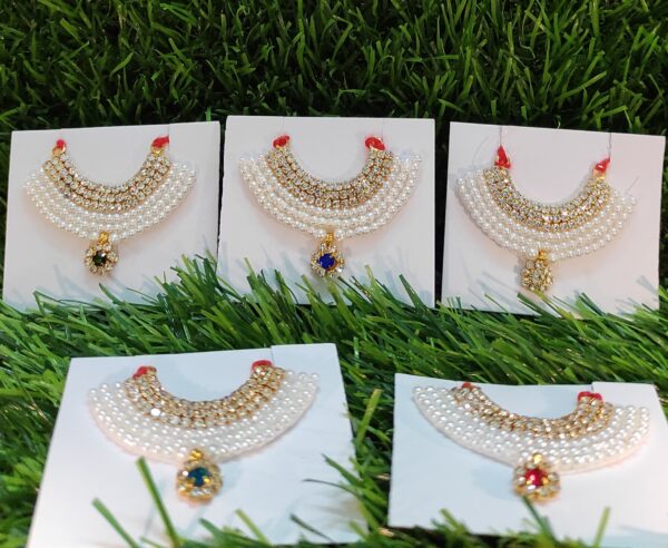 Pearls and diamond chokar for suitable size [3-5]