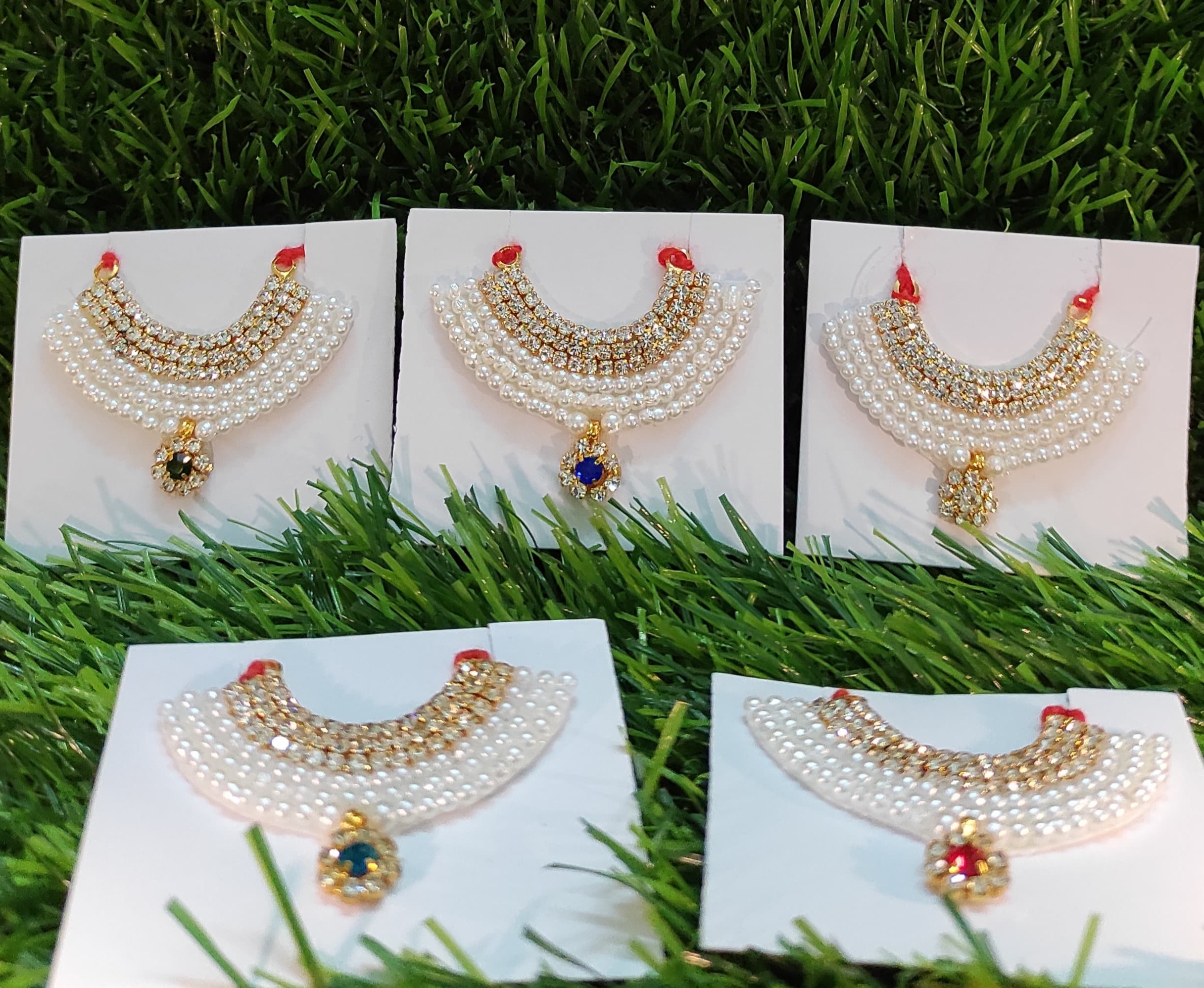 Pearls and diamond chokar for suitable size [3-5]